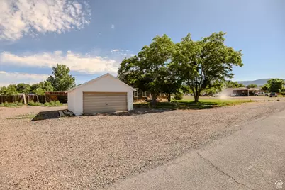 210 W 400 N, Beaver, UT 84713 - Photo 2