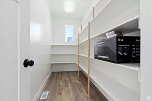 819 S Greenway Dr W, Springville, UT 84663 - Photo 12