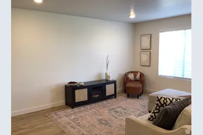 1052 E Regatta Ln, Saratoga Springs, UT 84045 - Photo 8