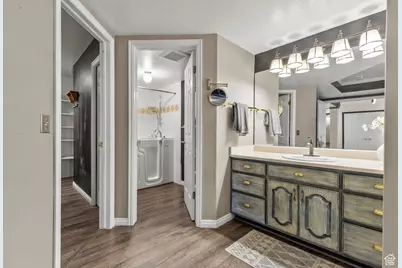 22 Hillsborough Dr, Pleasant View, UT 84414 - Photo 14