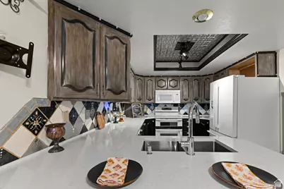 22 Hillsborough Dr, Pleasant View, UT 84414 - Photo 20