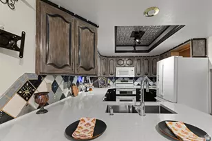 22 Hillsborough Dr, Pleasant View, UT 84414 - Photo 20