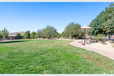 200 E 400 S #24, Washington, UT 84780 - Photo 22