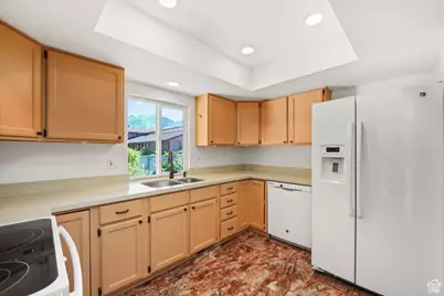 6415 S Tanner Ln, Murray, UT 84121 - Photo 8