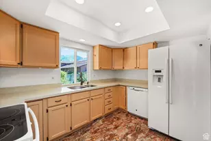 6415 S Tanner Ln, Murray, UT 84121 - Photo 8