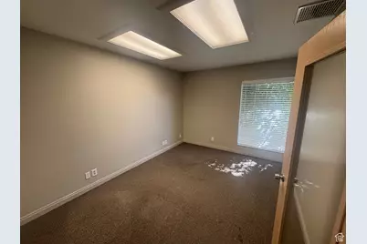 4625 S 2300 E, Holladay, UT 84117 - Photo 2