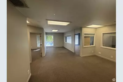 4625 S 2300 E, Holladay, UT 84117 - Photo 4