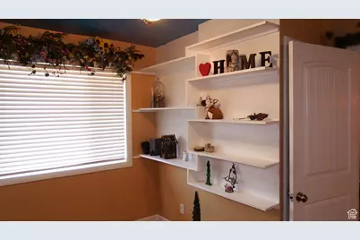 595 W 250 S, Vernal, UT 84078 - Photo 10