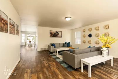 2151 E Cedar Trails Way, Eagle Mountain, UT 84005 - Photo 8