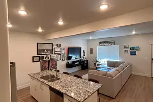 412 S 1580 E, Hyrum, UT 84319 - Photo 6