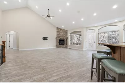 1284 E Canyon Creek Dr S, Bountiful, UT 84010 - Photo 8