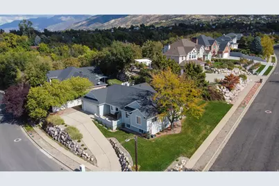 1306 N Thornfield Rd E, Kaysville, UT 84037 - Photo 38