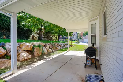 1306 N Thornfield Rd E, Kaysville, UT 84037 - Photo 30