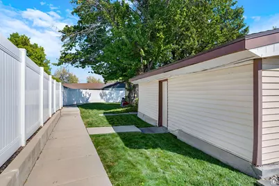 28 W Stauffer Ln S, Murray, UT 84107 - Photo 16