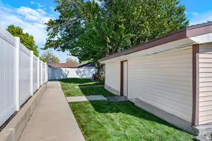 28 W Stauffer Ln S, Murray, UT 84107 - Photo 16