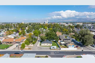 28 W Stauffer Ln S, Murray, UT 84107 - Photo 2