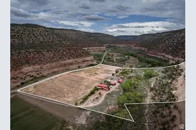 1095 S Montezuma Canyon Rd, Monticello, UT 84535 - Photo 2