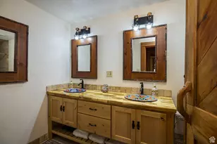 1095 S Montezuma Canyon Rd, Monticello, UT 84535 - Photo 26