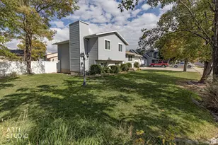 916 W 2025 S, Woods Cross, UT 84087 - Photo 2