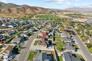 51 E Magellan Ln, Elk Ridge, UT 84651 - Photo 54