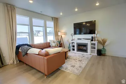 3215 N Saddlebrook Ln W #319, Plain City, UT 84404 - Photo 4