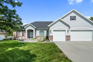 587 E Corner Canyon Dr, Draper, UT 84020 - Photo 2