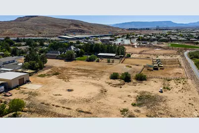 3752 Sugar Leo Rd, Bloomington, UT 84790 - Photo 8