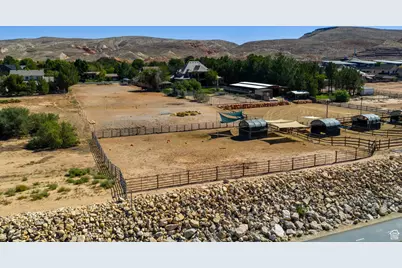 3752 Sugar Leo Rd, Bloomington, UT 84790 - Photo 6