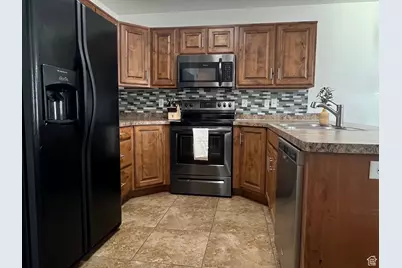 1161 W Lancelot Ln, West Haven, UT 84401 - Photo 2