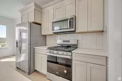 1027 W Coral Charm Way, Saratoga Springs, UT 84045 - Photo 12