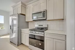 1027 W Coral Charm Wy, Saratoga Springs, UT 84045 - Photo 12