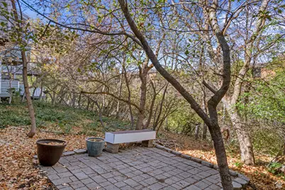 1820 S High Pointe Dr, Bountiful, UT 84010 - Photo 28