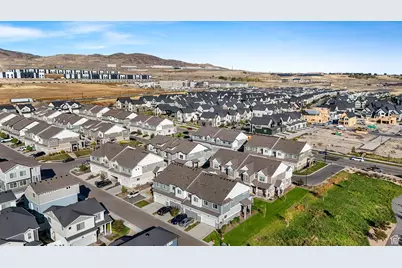 4246 W Bromwell Ct, Lehi, UT 84048 - Photo 2