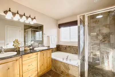 916 S 1760 W, Syracuse, UT 84075 - Photo 14