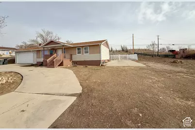 510 W Highway Dr, Wellington, UT 84542 - Photo 2