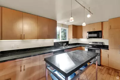 939 S Donner Way E #305, Salt Lake City, UT 84108 - Photo 10