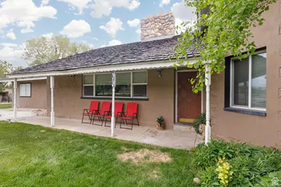 295 S State St, Ferron, UT 84523 - Photo 8