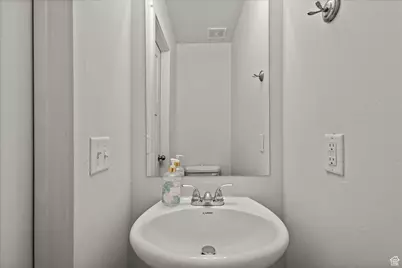 224 E 630 N, Vineyard, UT 84059 - Photo 8