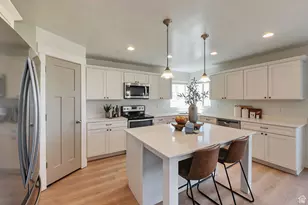 1318 W Wasatch Dr, Saratoga Springs, UT 84045 - Photo 2