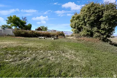 670 W 300 N, Hyrum, UT 84319 - Photo 30