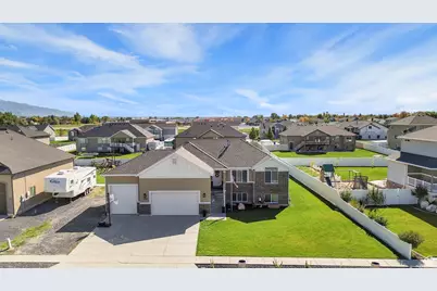 2405 W 2825 N, Farr West, UT 84404 - Photo 2