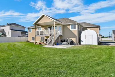 2405 W 2825 N, Farr West, UT 84404 - Photo 30