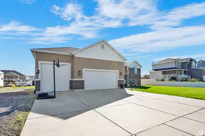 2405 W 2825 N, Farr West, UT 84404 - Photo 6