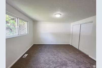 10433 S Carnation Dr, Sandy, UT 84094 - Photo 18