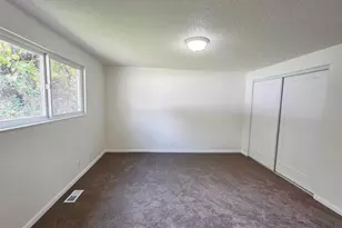 10433 S Carnation Dr, Sandy, UT 84094 - Photo 18