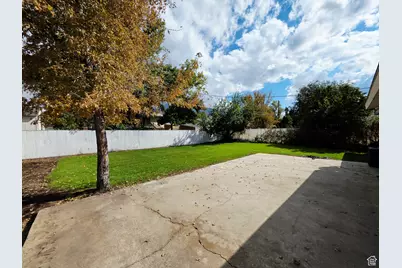 10433 S Carnation Dr, Sandy, UT 84094 - Photo 28