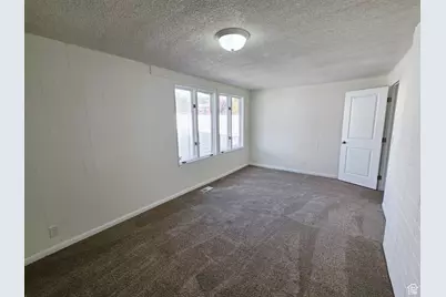 10433 S Carnation Dr, Sandy, UT 84094 - Photo 10