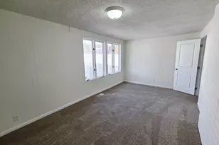 10433 S Carnation Dr, Sandy, UT 84094 - Photo 10