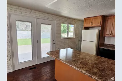 10433 S Carnation Dr, Sandy, UT 84094 - Photo 12