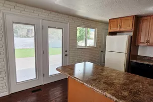 10433 S Carnation Dr, Sandy, UT 84094 - Photo 12